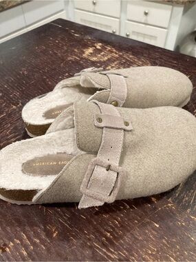 American Eagle Outfitters Taupe Fleece Clog Slides